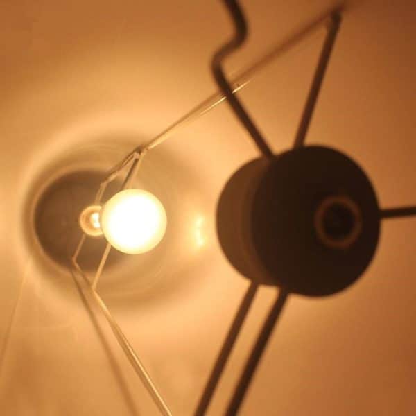 Lampadaire en rotin triangulaire lampadaire en rotin de forme ovale 2