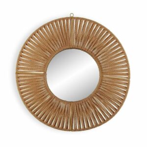 Miroir rond en rotin et bambou en forme de soleil élégant de couleur naturelle , présenté sur fond blanc