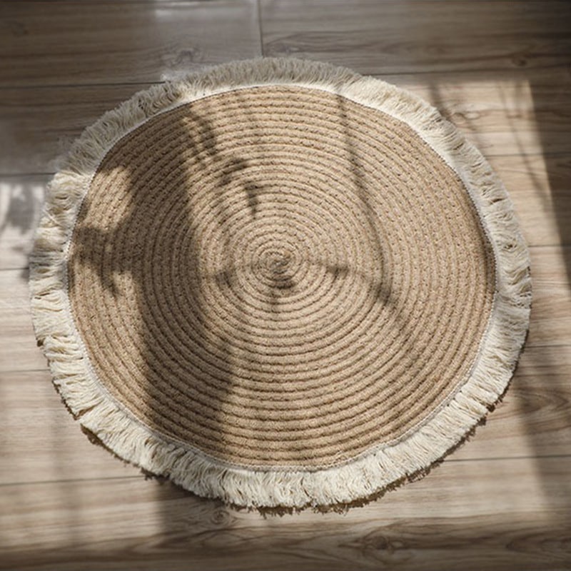 Tapis rond tissé en coton et en lin fait à la main, avec pompon blanc autour, pour la décoration de la maison