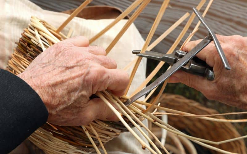 Comment le rotin est fabriqué : Un regard sur le processus Comment le rotin est fabriqué : Un regard sur le processus L'univers de la décoration d'intérieur fabrique rotin processus 1