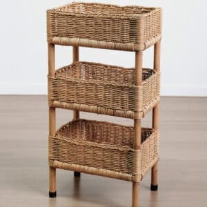 Étagère Rotin à Panier à Trois Niveaux sur fond gris et marron