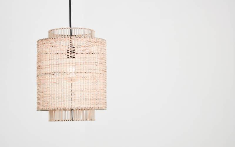 Bien choisir sa lampe en rotin : les critères essentiels pour une déco qui vous ressemble Bien choisir sa lampe en rotin : les critères essentiels pour une déco qui vous ressemble L'univers de la décoration d'intérieur bien choisir lampe rotin criteres essentiels deco vous ressemble 8