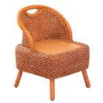 Tabouret Osier Moderne avec Dossier sur fond blanc