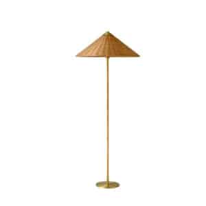 Lampadaire Rotin au Design Pastoral sur fond blanc