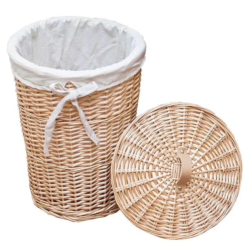 Panier à Linge Rotin et Coton Panier à Linge Rotin et Coton sur fond blanc